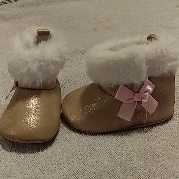 0-3 Months Child of Mine Gold & Pink Baby Boots - Picture 3 of 8
